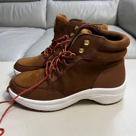 NWB - Lauren Ralph Lauren Women's Rylee Hiker Suede Sneaker - EU 40/US 8.5 - Picture 4 of 14